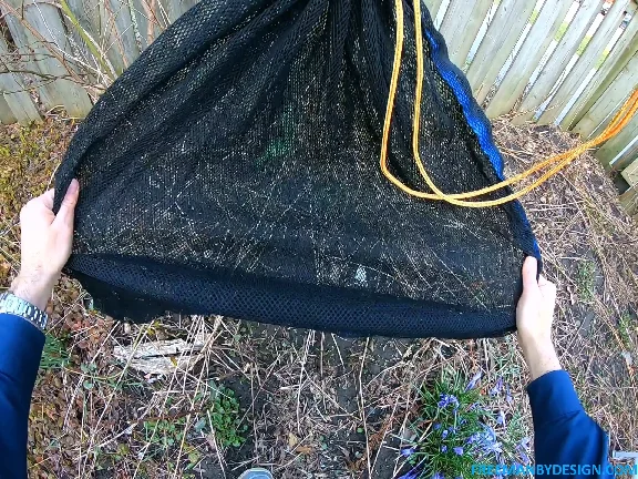 freeman hammock net stretches to accommodate animal-1